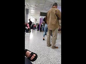 Checking out sexy asian girl when older man moves Picture 2