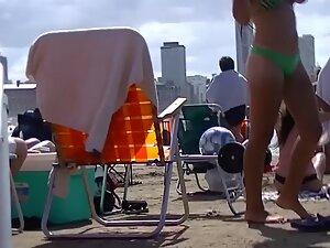 Voyeur zooms in on wet cameltoe Picture 3