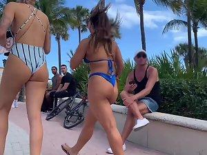 Voyeur gets busted by sexy friends in bikinis Picture 2