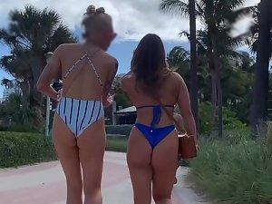 Voyeur gets busted by sexy friends in bikinis Picture 4