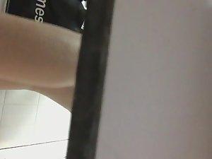 Hairy pussy in swimming pool cabin Picture 5