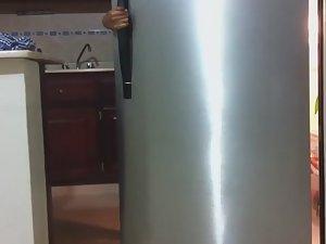 Girlfriend's camel toe in hot pants Picture 7