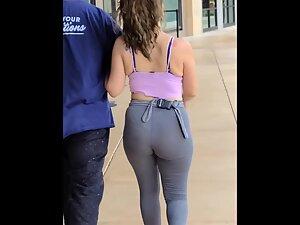 Fast walk makes her ass wiggle from left to right Picture 7
