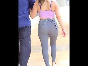 Fast walk makes her ass wiggle from left to right Picture 8