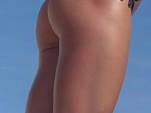 Water drops falling from pussy bulge in bikini Picture 3