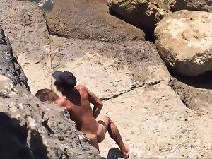 Beach sex turns regular person into a voyeur Picture 7