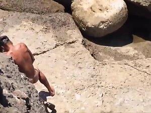 Beach sex turns regular person into a voyeur Picture 8