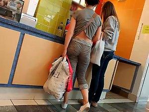 Sexy woman in unusual leggings that flatter her ass Picture 4