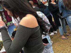Curly haired girl with amazing ass in jeans Picture 3