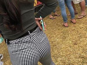 Curly haired girl with amazing ass in jeans Picture 4