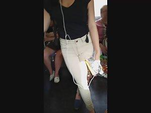 Risky video of hot cameltoe in white pants Picture 1