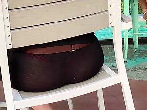 Bubble butt and red thong visible during brunch Picture 1