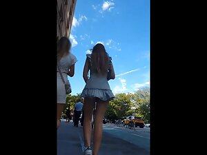 Wind shows perfect bare ass in accidental upskirt Picture 4
