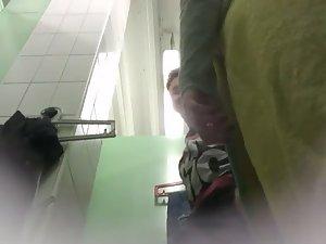 Spying a girl that can't restrain herself Picture 1