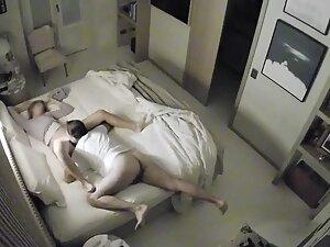 Spying on married couple having sex before bedtime Picture 7