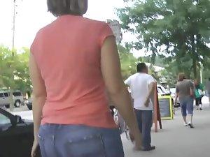 Following a big butt in tight jeans pants Picture 5