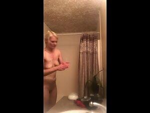 Ripe stepmother spied naked in bathroom Picture 3