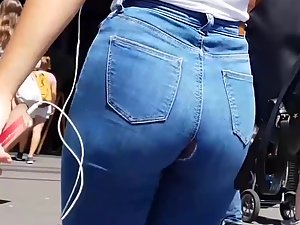 Hole in the middle of hot girl's ass crack