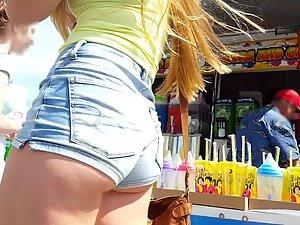 Long hair girl with amazing ass in shorts Picture 8