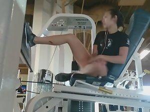 Tiny fit girl wastes time in the gym Picture 2