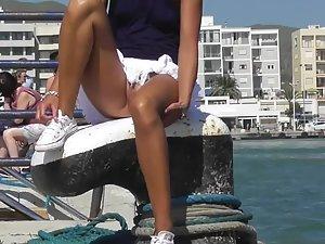 Public nudity makes her pussy wet Picture 3