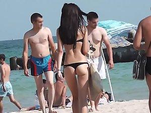 Small butt cheeks like two round peaches Picture 3