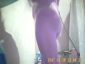 Arousing view of her nicely bent over Picture 6