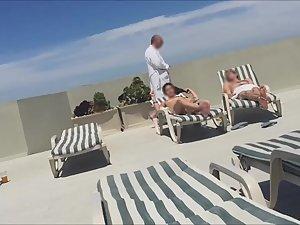 Peeping a naked gold digger on hotel's roof terrace Picture 1