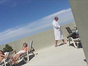 Peeping a naked gold digger on hotel's roof terrace Picture 2