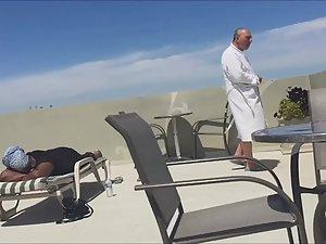 Peeping a naked gold digger on hotel's roof terrace Picture 3