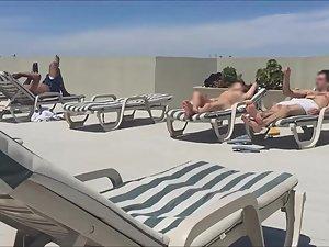 Peeping a naked gold digger on hotel's roof terrace Picture 4