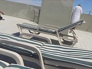 Peeping a naked gold digger on hotel's roof terrace Picture 6