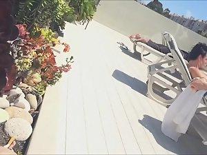 Peeping a naked gold digger on hotel's roof terrace Picture 8
