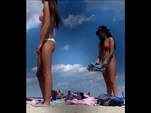 Waiting for slim hottie to stand up on beach Picture 6
