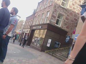 Seeing through teen girl's tights Picture 6