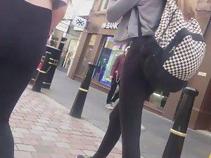 Seeing through teen girl's tights Picture 8