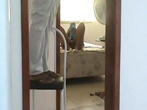 Electrician jerks off after seeing her nude Picture 5