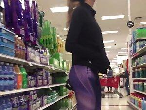 Checking out her fit ass while she shops in store Picture 1