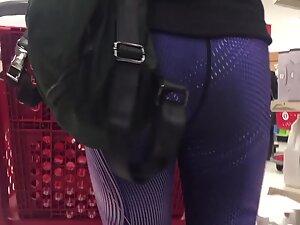 Checking out her fit ass while she shops in store Picture 7