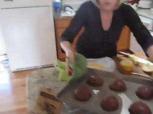 Mature lady spied while baking muffins Picture 5