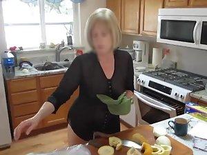 Mature lady spied while baking muffins Picture 6