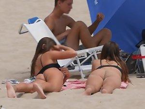 Suggestive pose of hot teen girl on the beach Picture 7