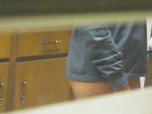 Teen girl peeped through a window Picture 4