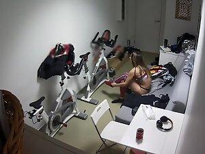 Spying on sporty girl preparing for a workout Picture 5