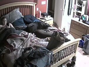 Spying on thick girl using a dildo in her bed Picture 1