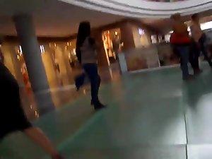 Hot ass just entered the mall Picture 6