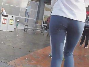 Fit young ass in blue tights Picture 6