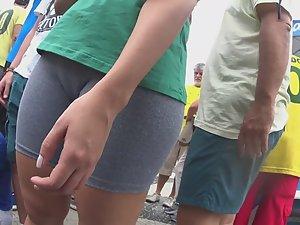 Phat pussy and big booty squeezed in tight shorts Picture 3