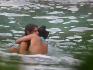 Voyeur caught young couple having sex in the water Picture 1