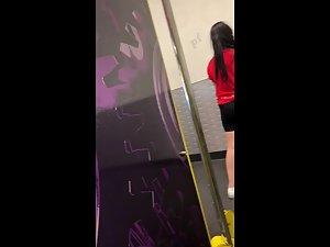 Specific exercise makes her shorts become transparent Picture 1